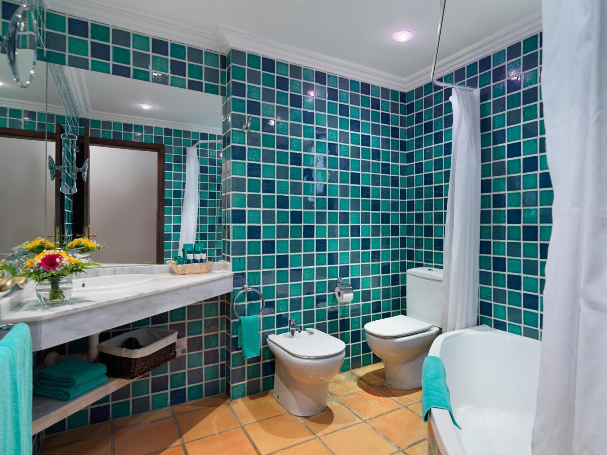 Two-Bedroom Apartment Suite,1272424810:JPEG