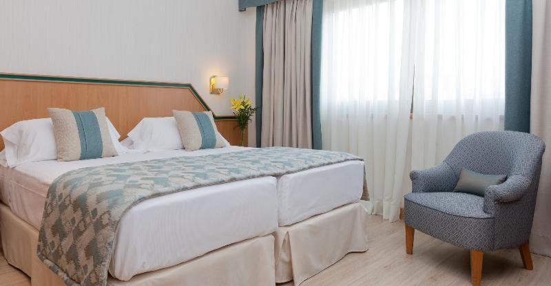 Superior Double or Twin Room,1345105217:JPEG