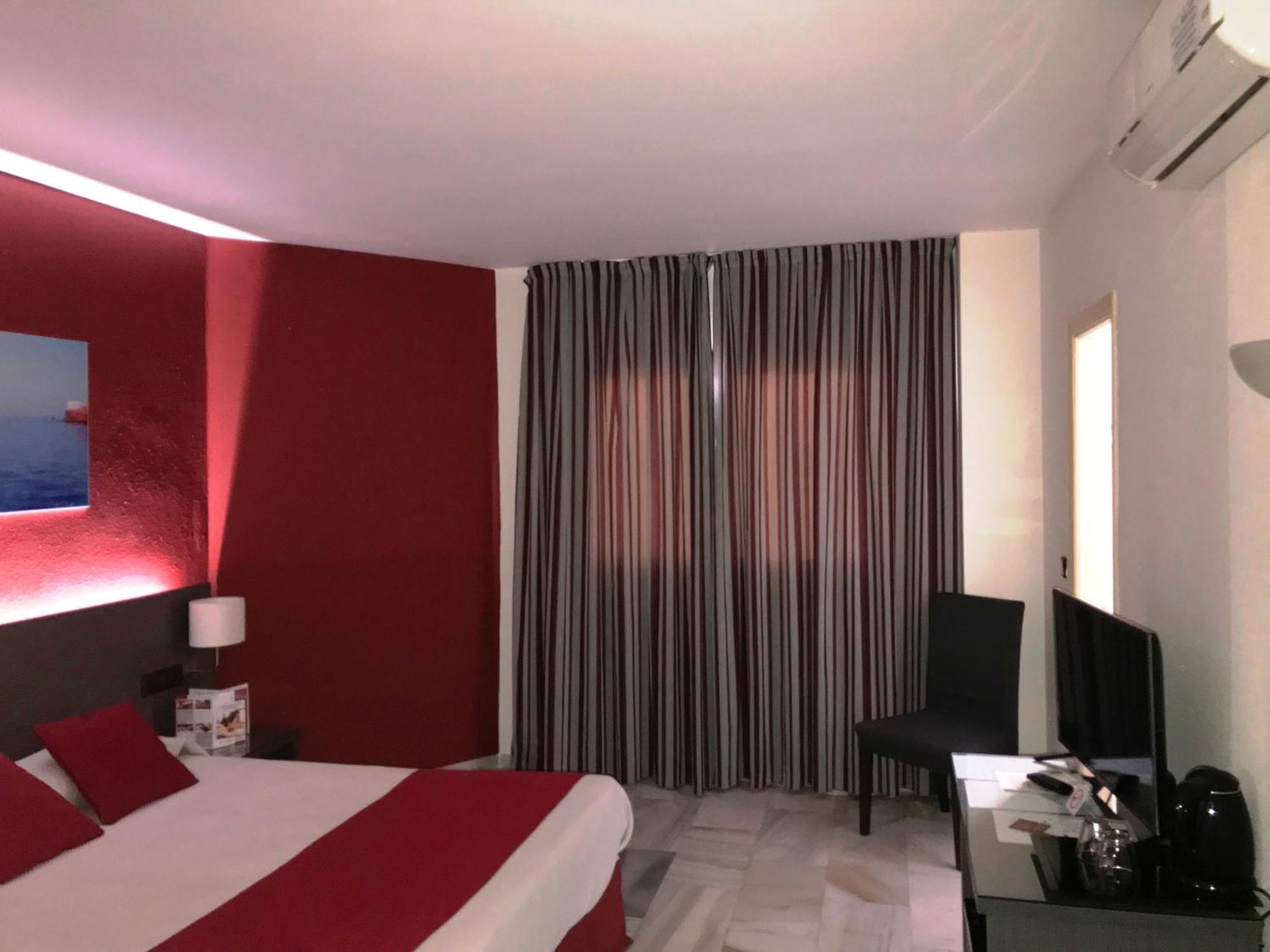 Economy Double Room,1431785881:JPEG