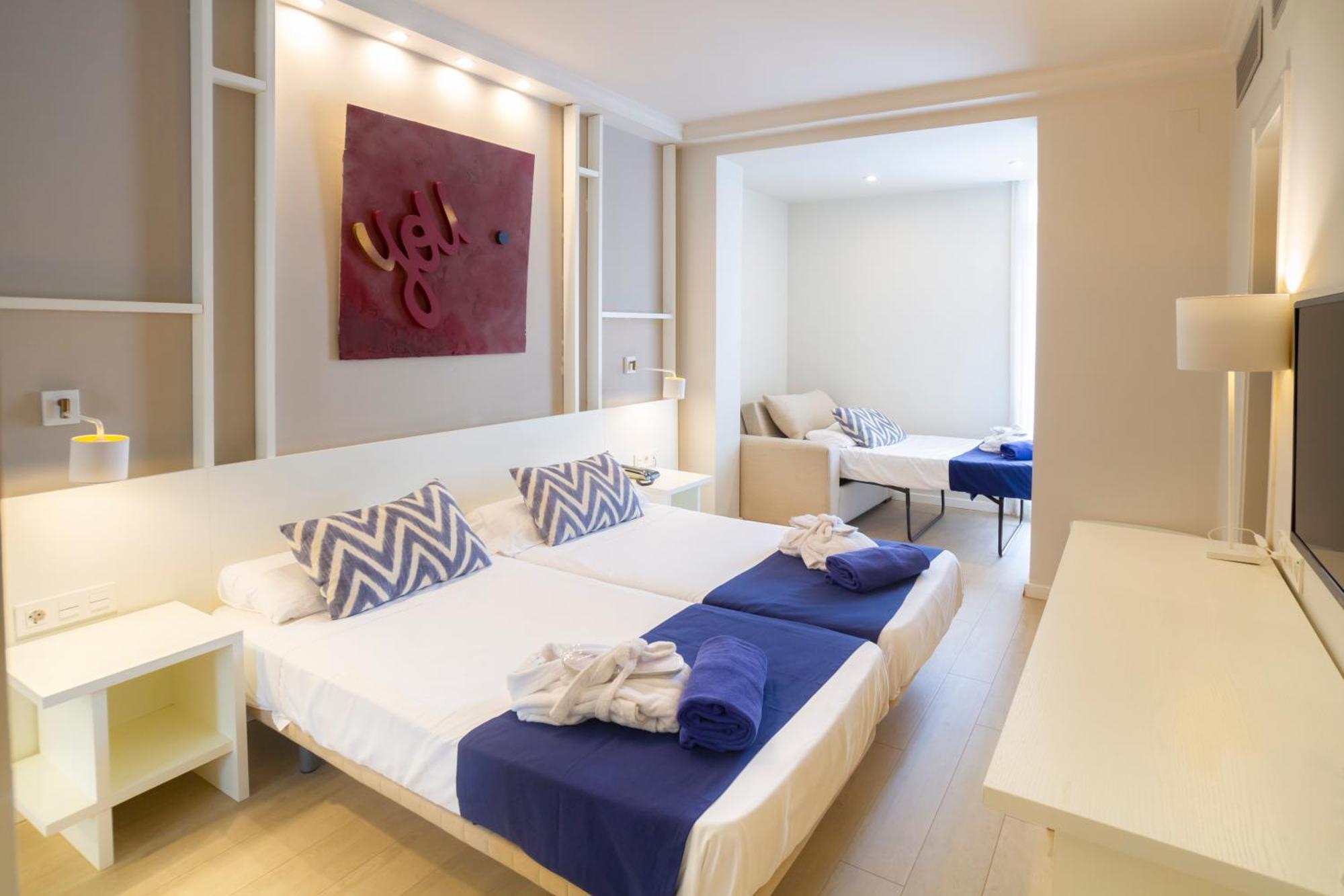 Deluxe Triple Room,736584664:JPEG