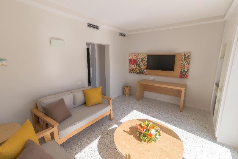 Camera Familiare con Balcone