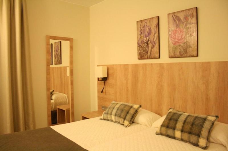 Standard Double or Twin Room,1123976979:JPEG