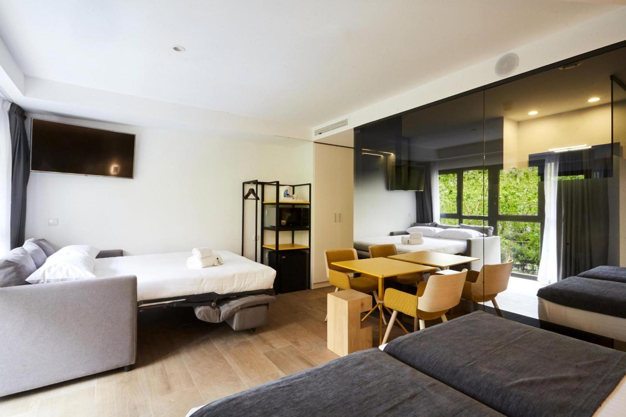 Chambre Double ou Lits Jumeaux (2 Adultes + 1 Enfant)