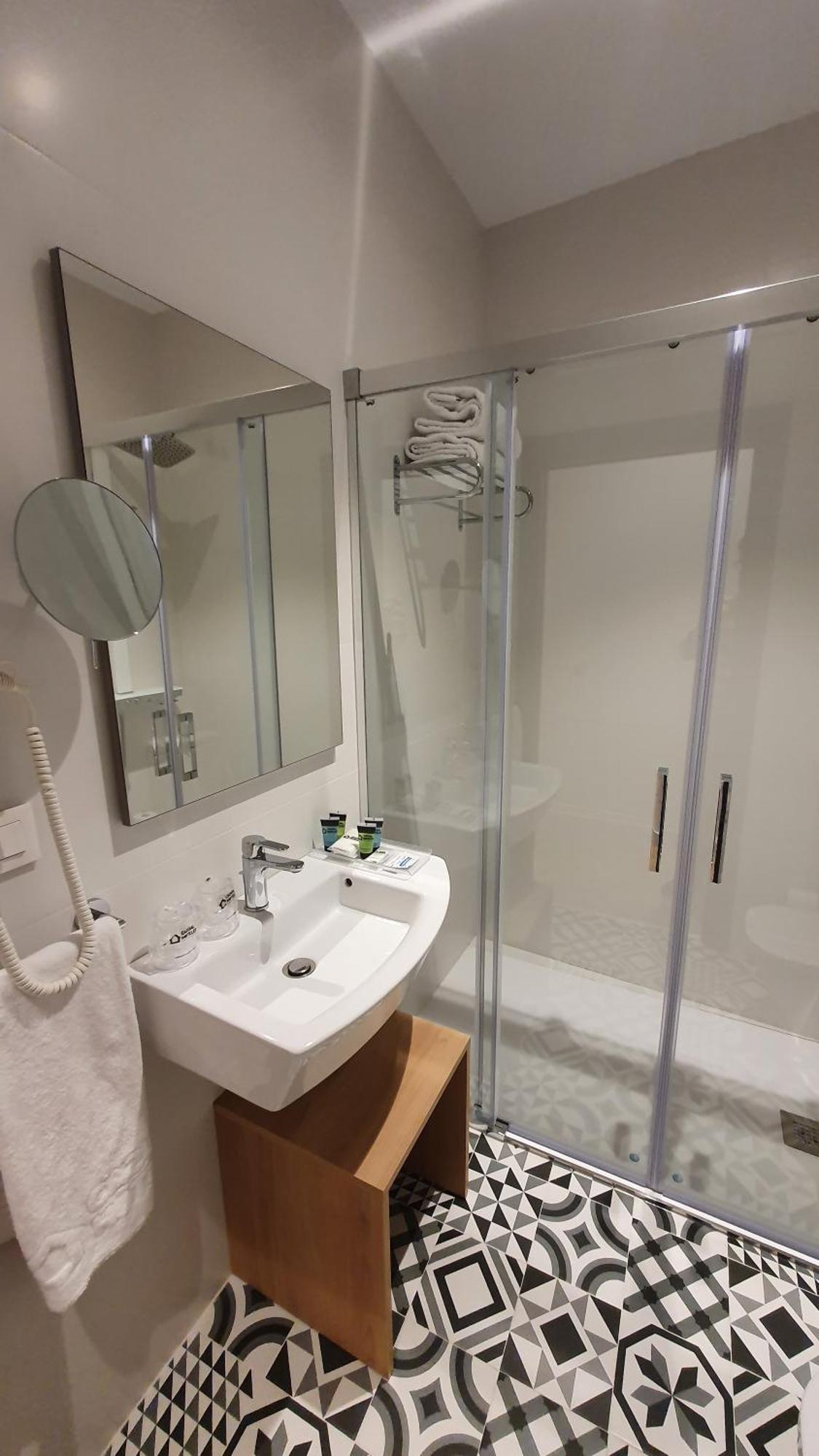 Dreibettzimmer mit Balkon