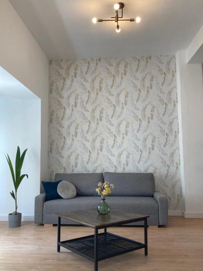 Studio with Balcony,1292204653:JPEG