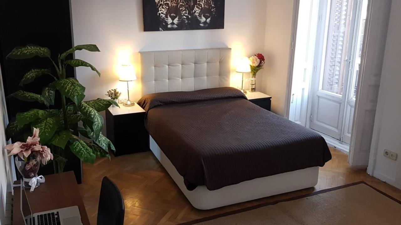 Quarto Triplo com Casa de Banho Partilhada