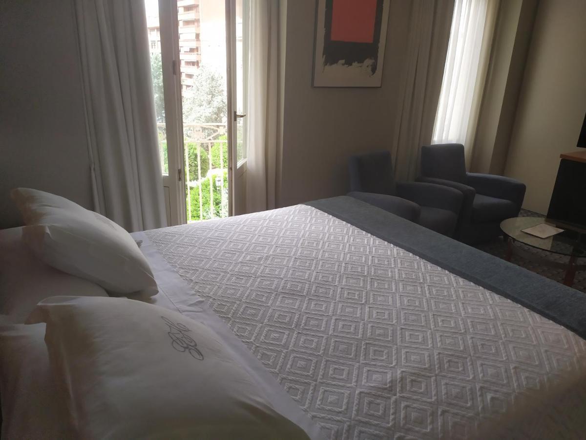 Executive Queen Room,1552241047:JPEG