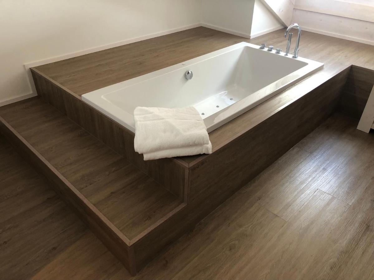 Suite Spa Bath,1290857527:JPEG