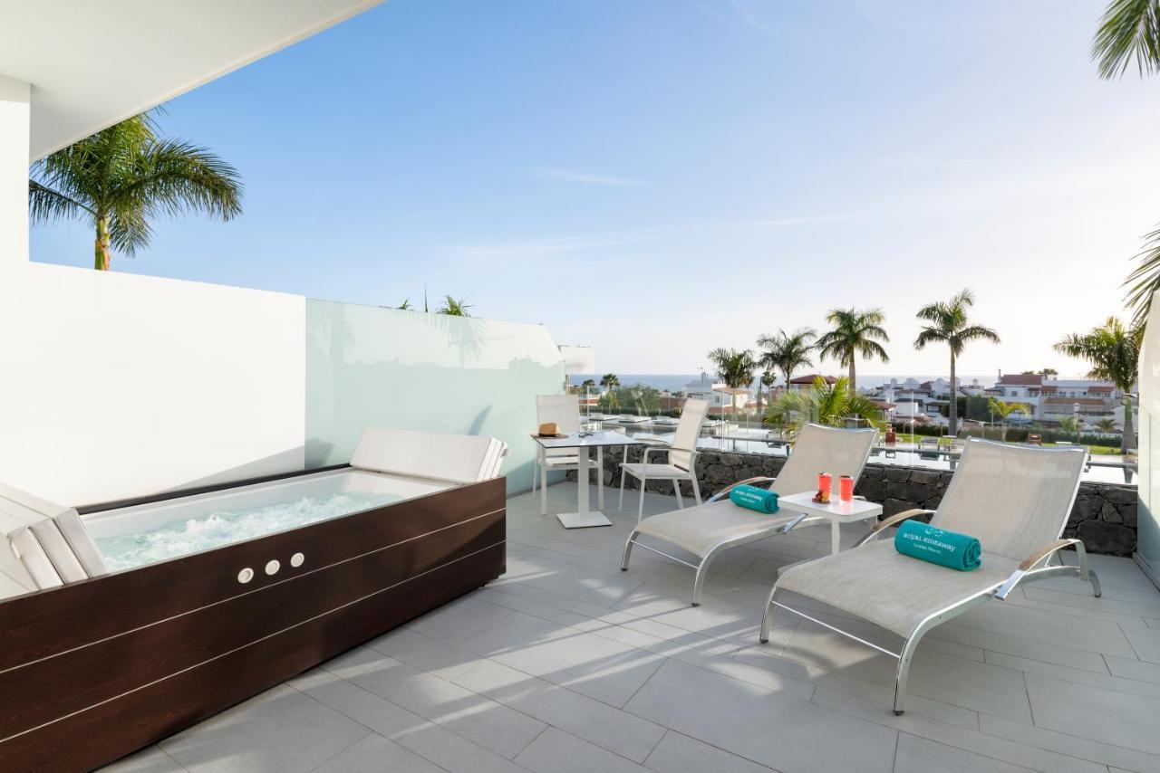 Suite Junior outdoor hot tub,1292057941:JPEG