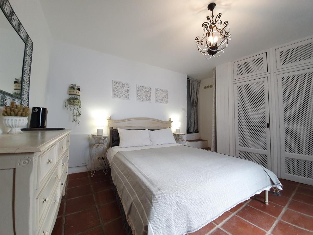 Deluxe Double Room Bath