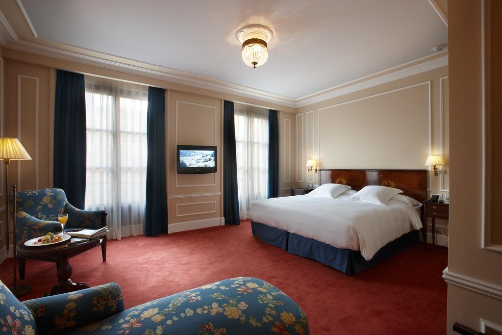 Deluxe Double Room (1 or 2 adults)