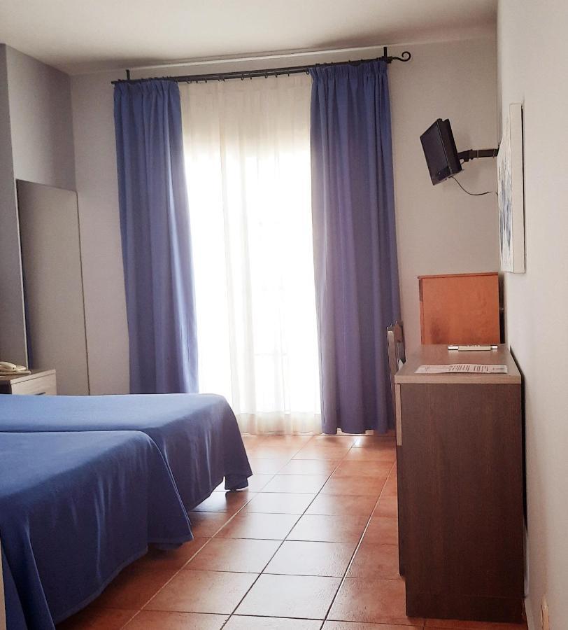 Quarto Triplo Básico