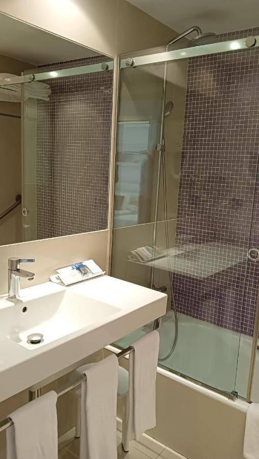 Doppelzimmer mit Straßenblick – Zustellbett