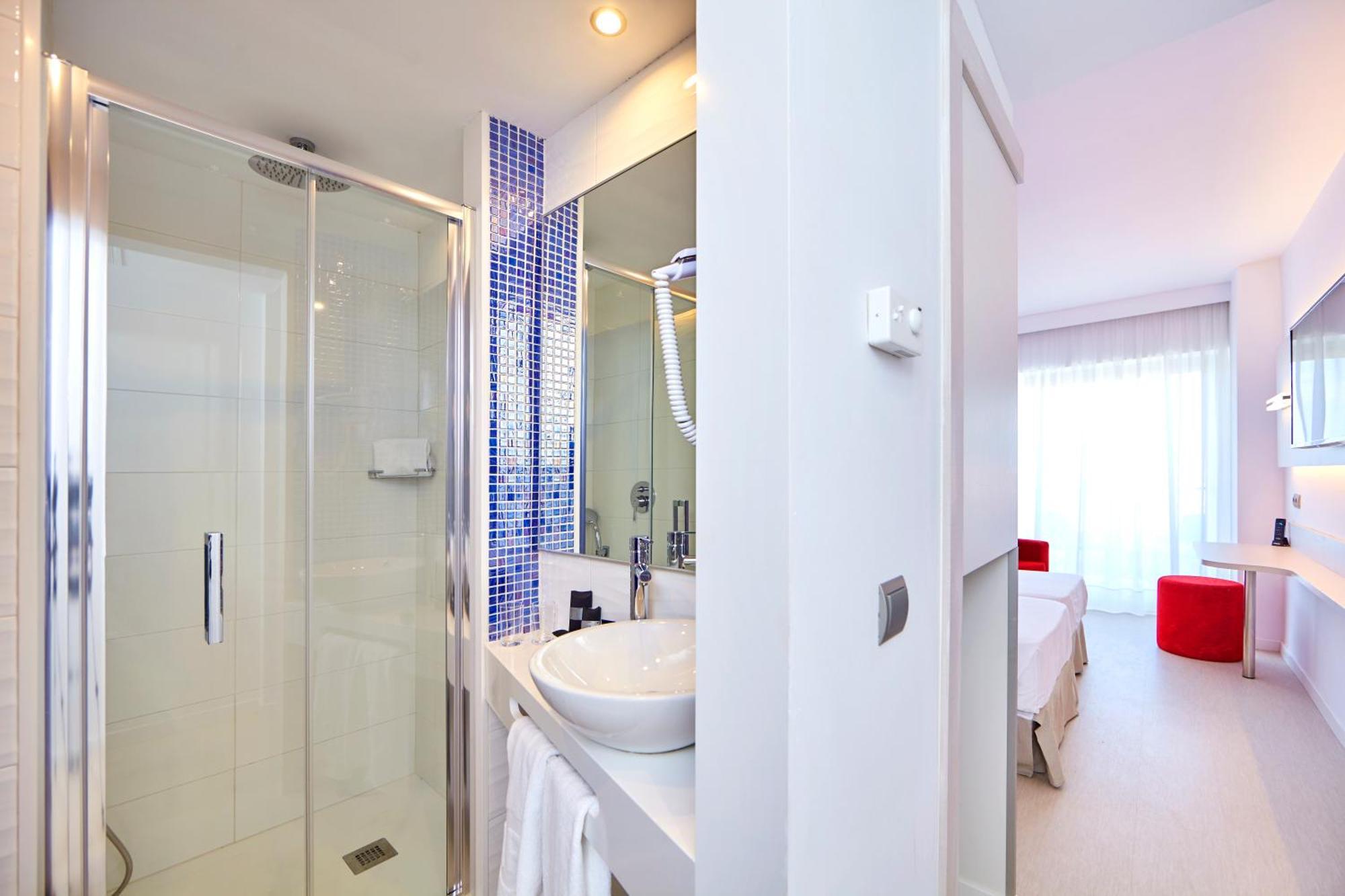 Standard Double or Twin Room with Balcony,1307135245:JPEG