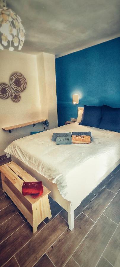 Double Room with Pool View,1313679796:JPEG