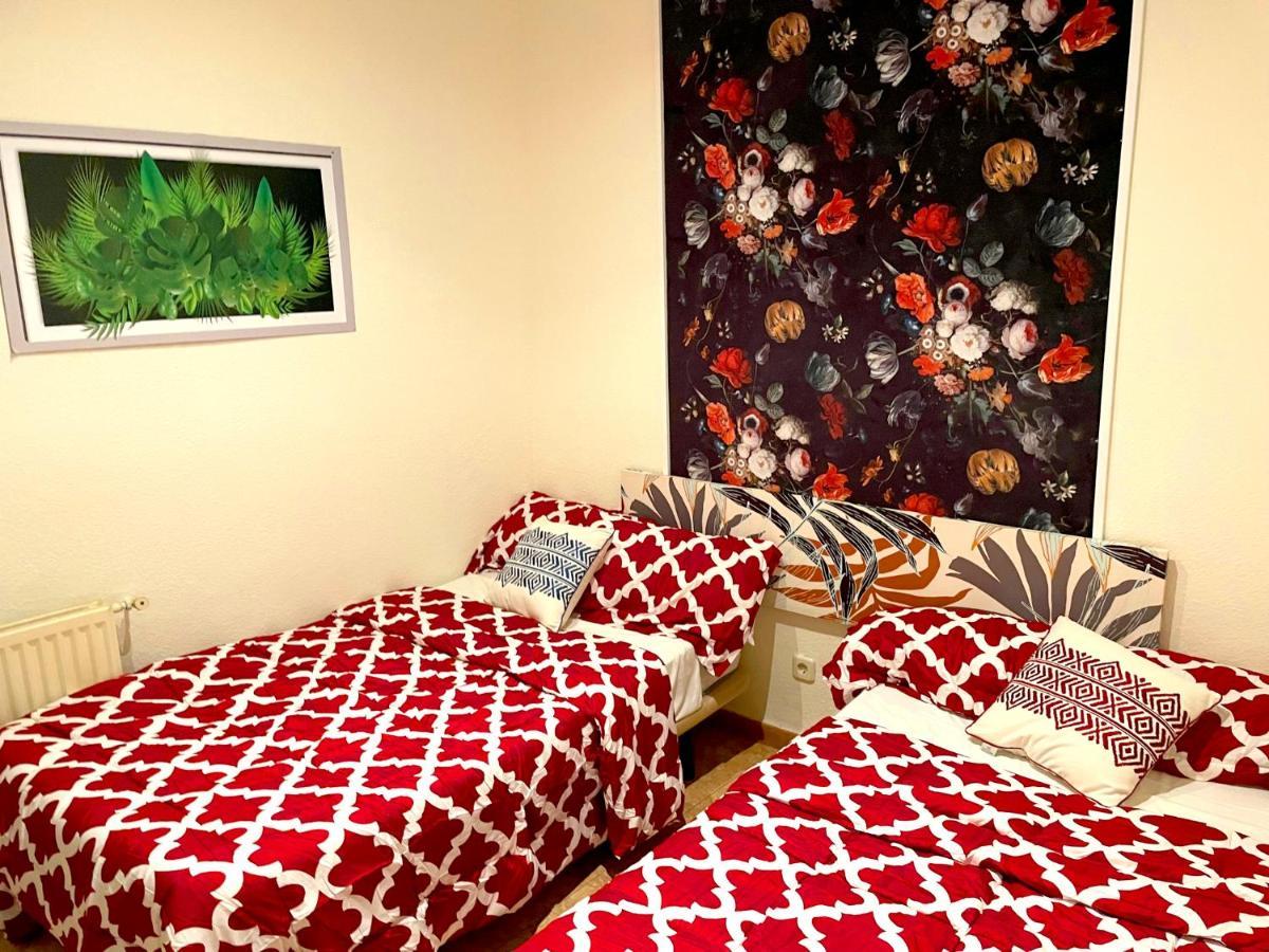 Basic Driepersoonskamer met Gedeelde Badkamer