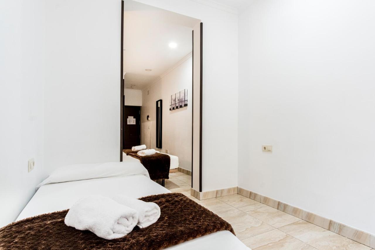 Triple Room with City View,1327748249:JPEG