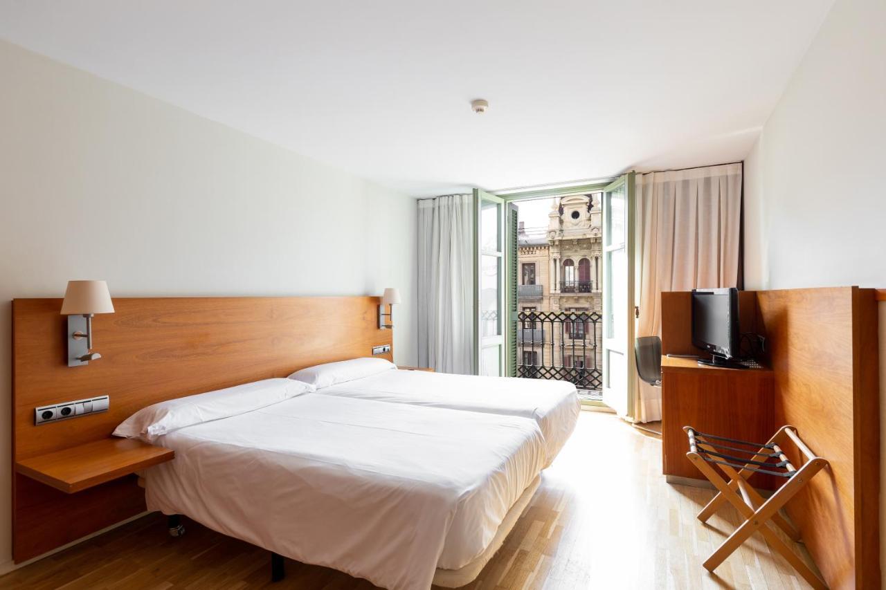 Twin Room Rambla view