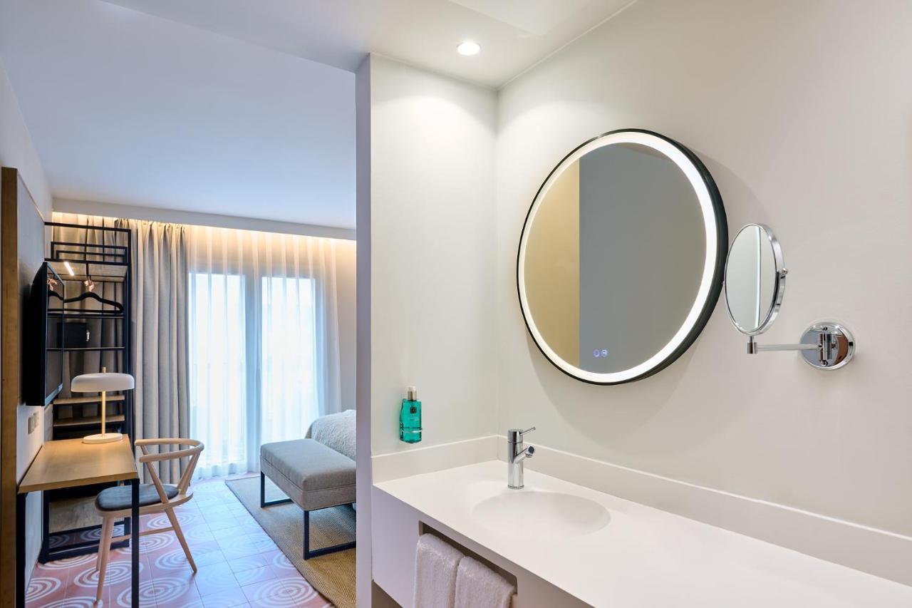 Chambre Double - Vue sur la Puerta Real