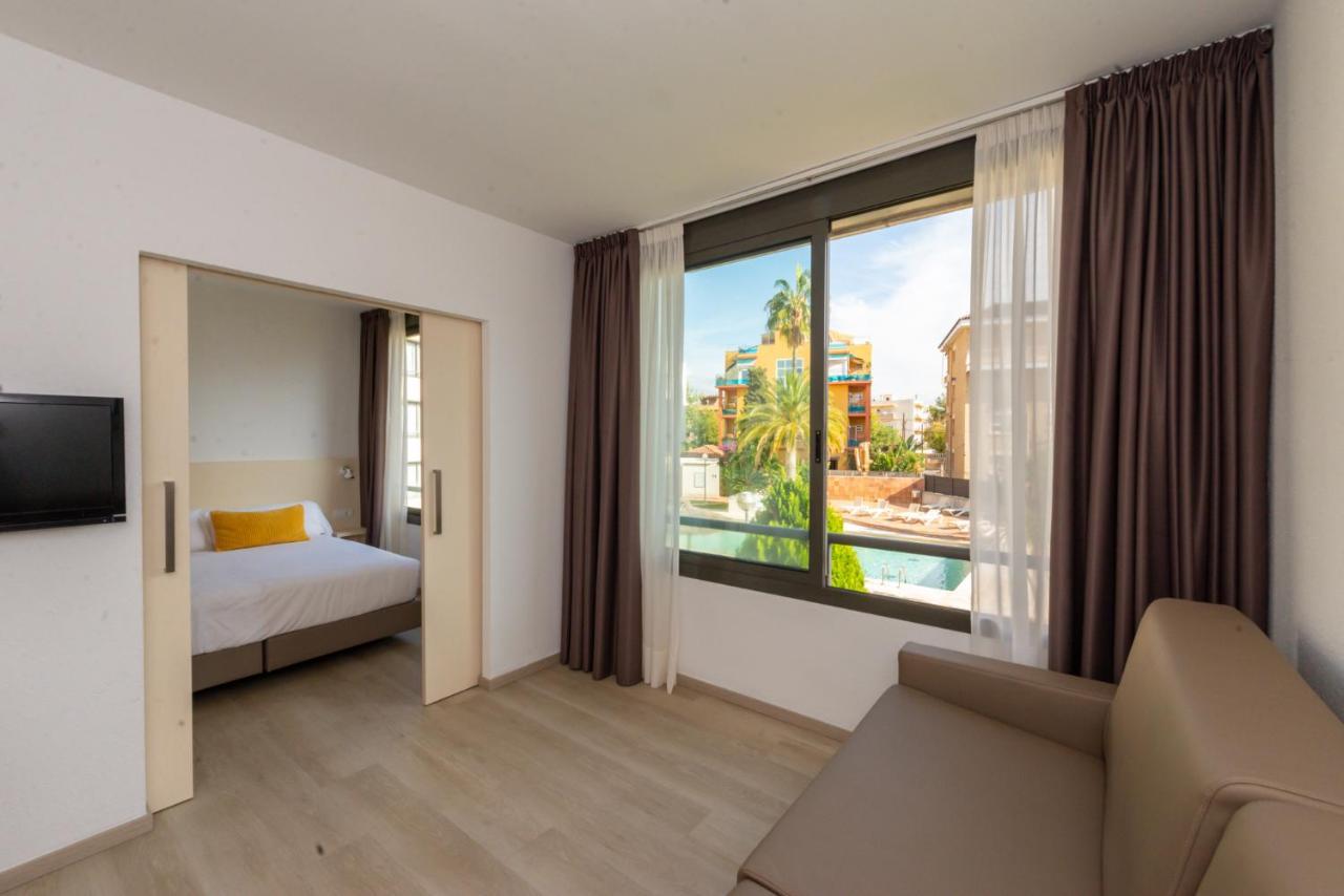 Apartamento con vistas a la piscina