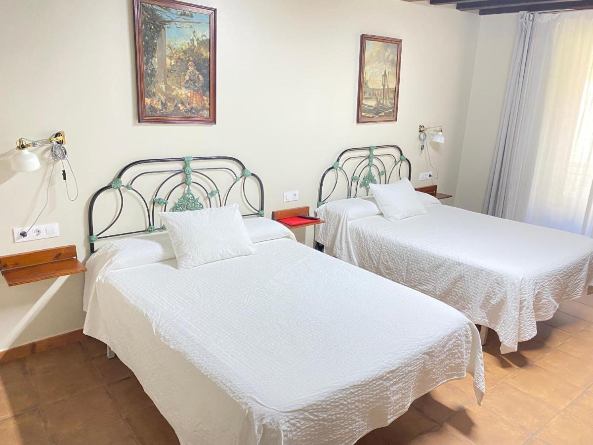 Large Double Room,1345143473:JPEG
