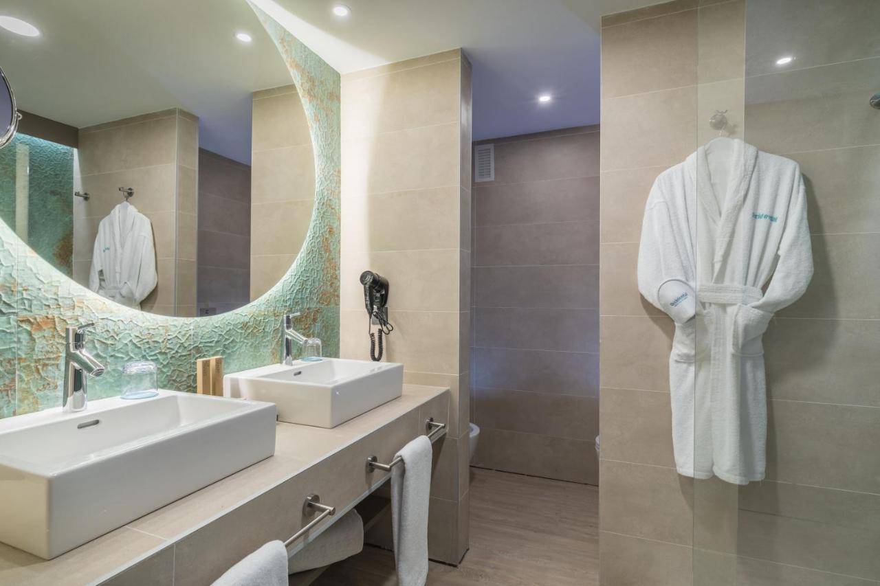 Suite Junior (2 Adultes + 1 Enfant)