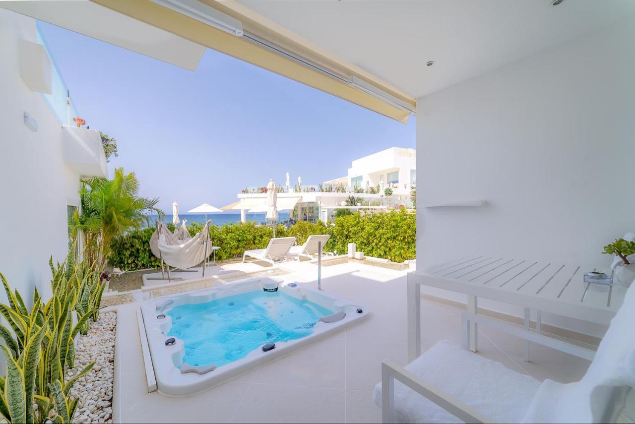 Suite Master 2 Bedroom with Hot Tub & Sea View,1756553464:JPEG