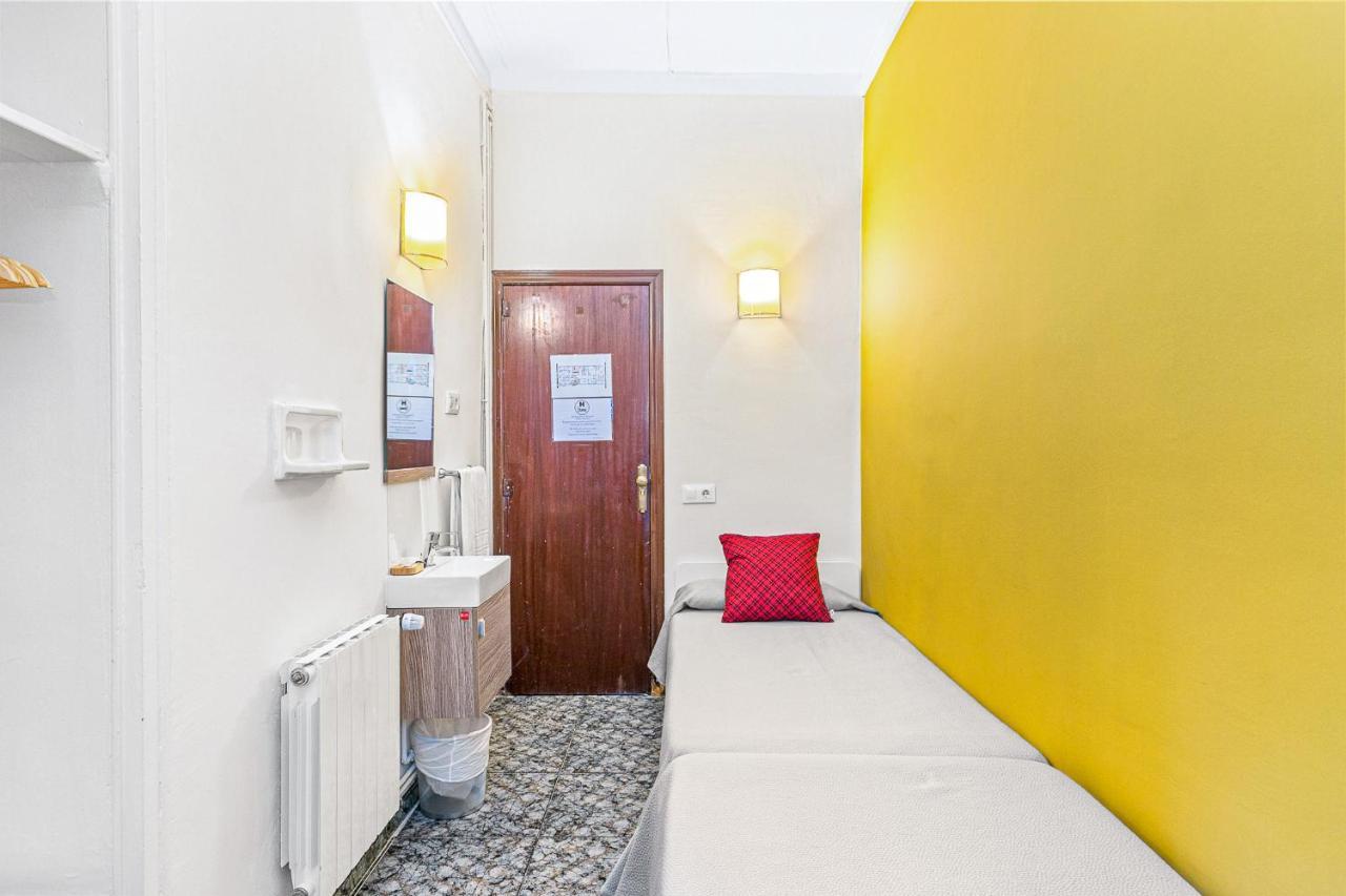 Twin Room with Shared Bathroom,1350313993:JPEG