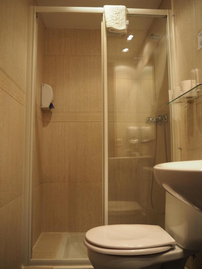 Triple Room,1351160911:JPEG