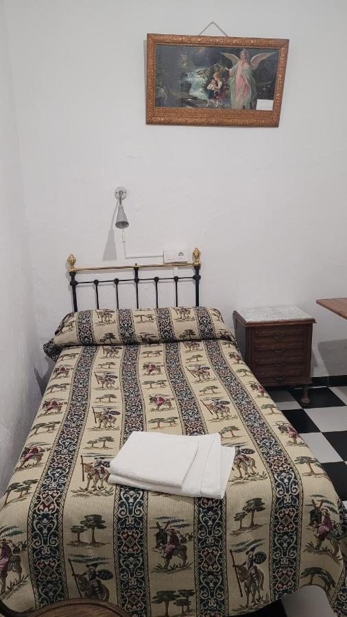 Tek Kişilik Oda - Ortak Banyolu