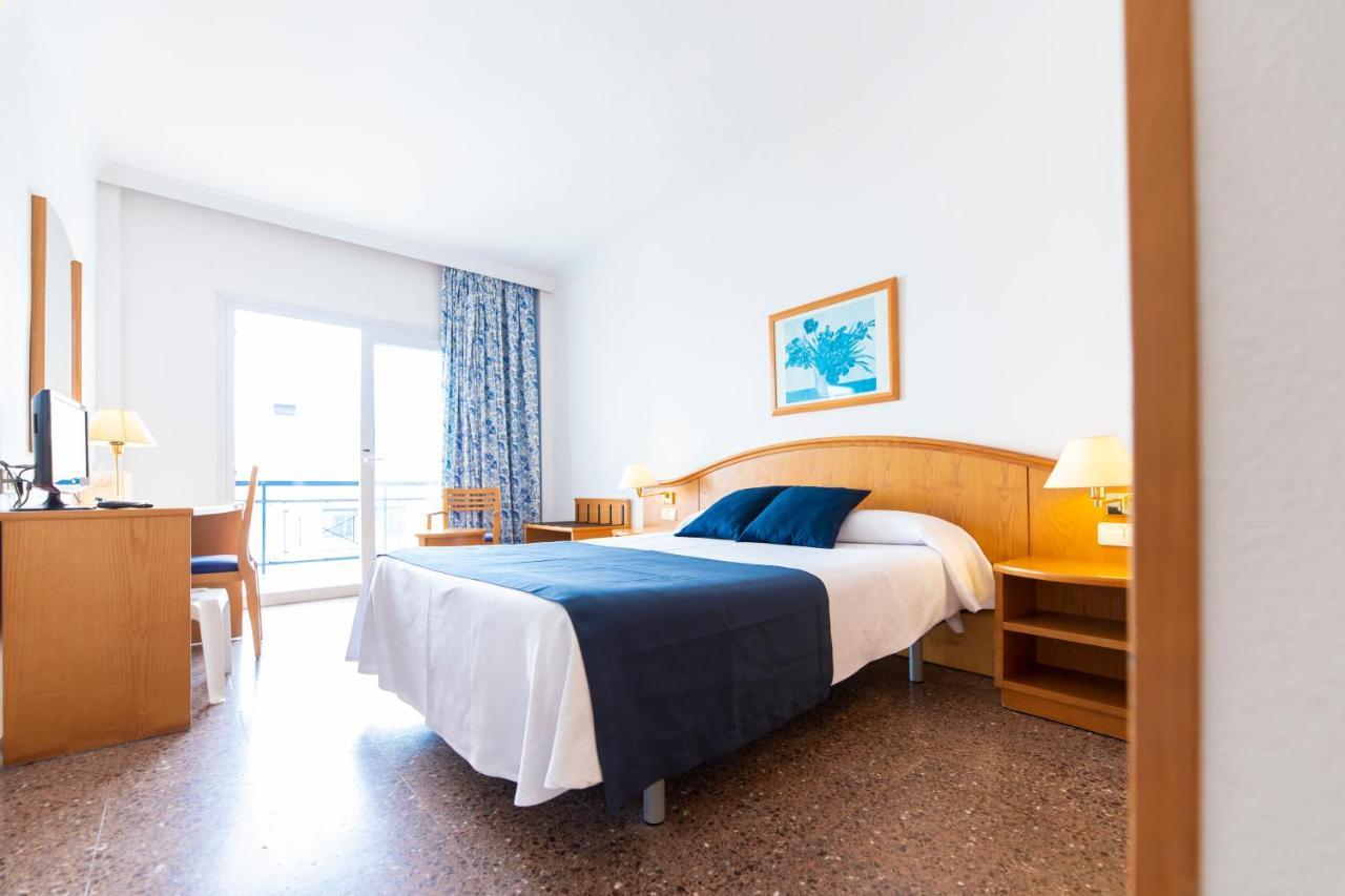 Double or Twin Room Partial Sea View