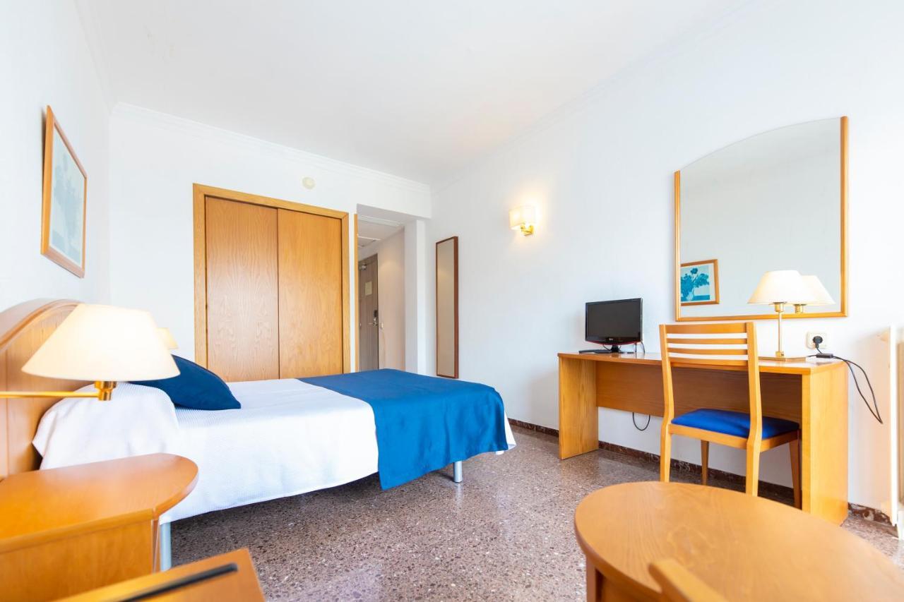 Double or Twin Room Partial Sea View