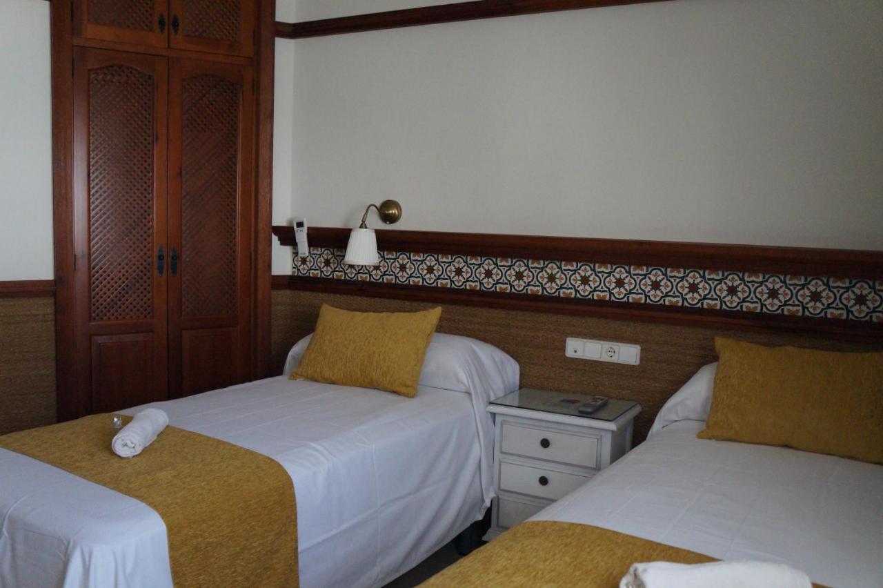 Exterior Twin Room