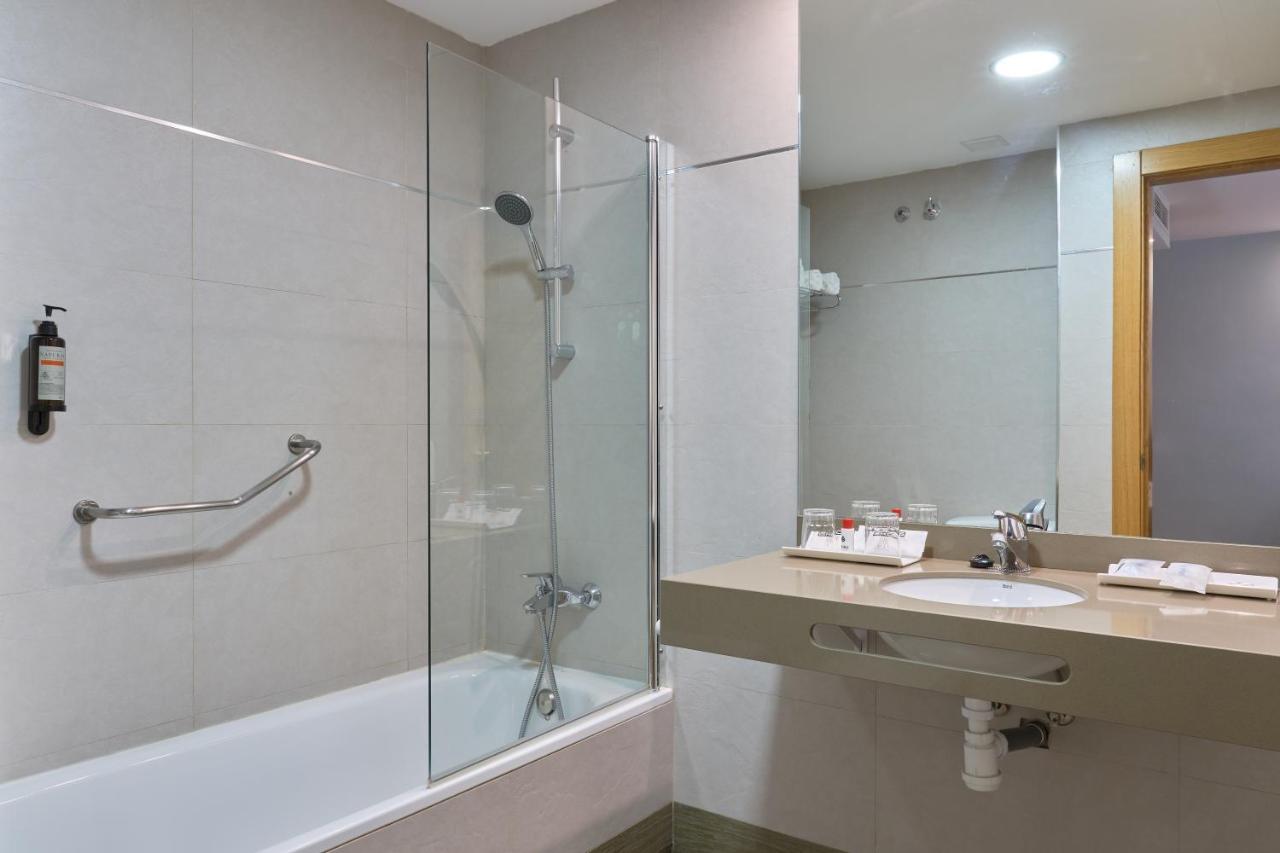 Double or Twin Room,1381642142:JPEG