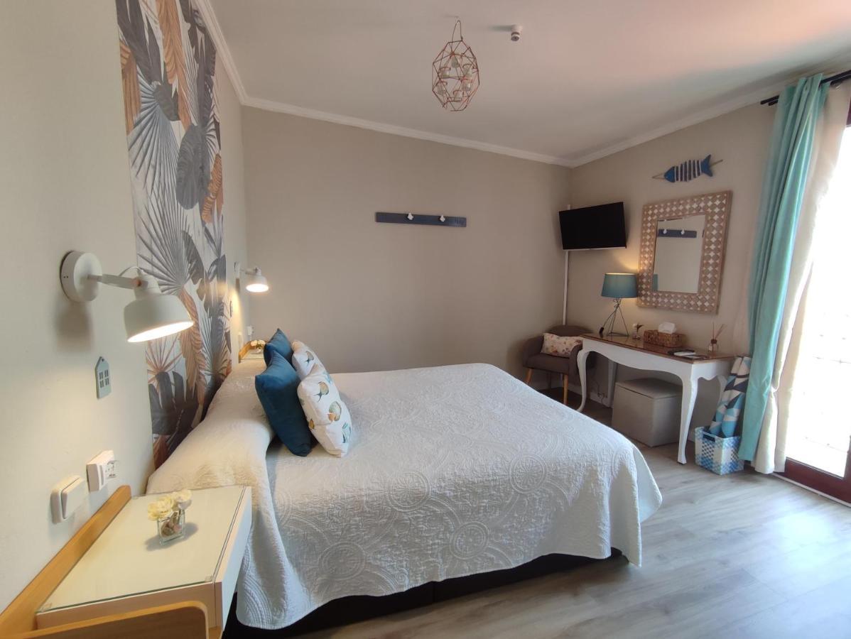 Double or Twin Room Sea View