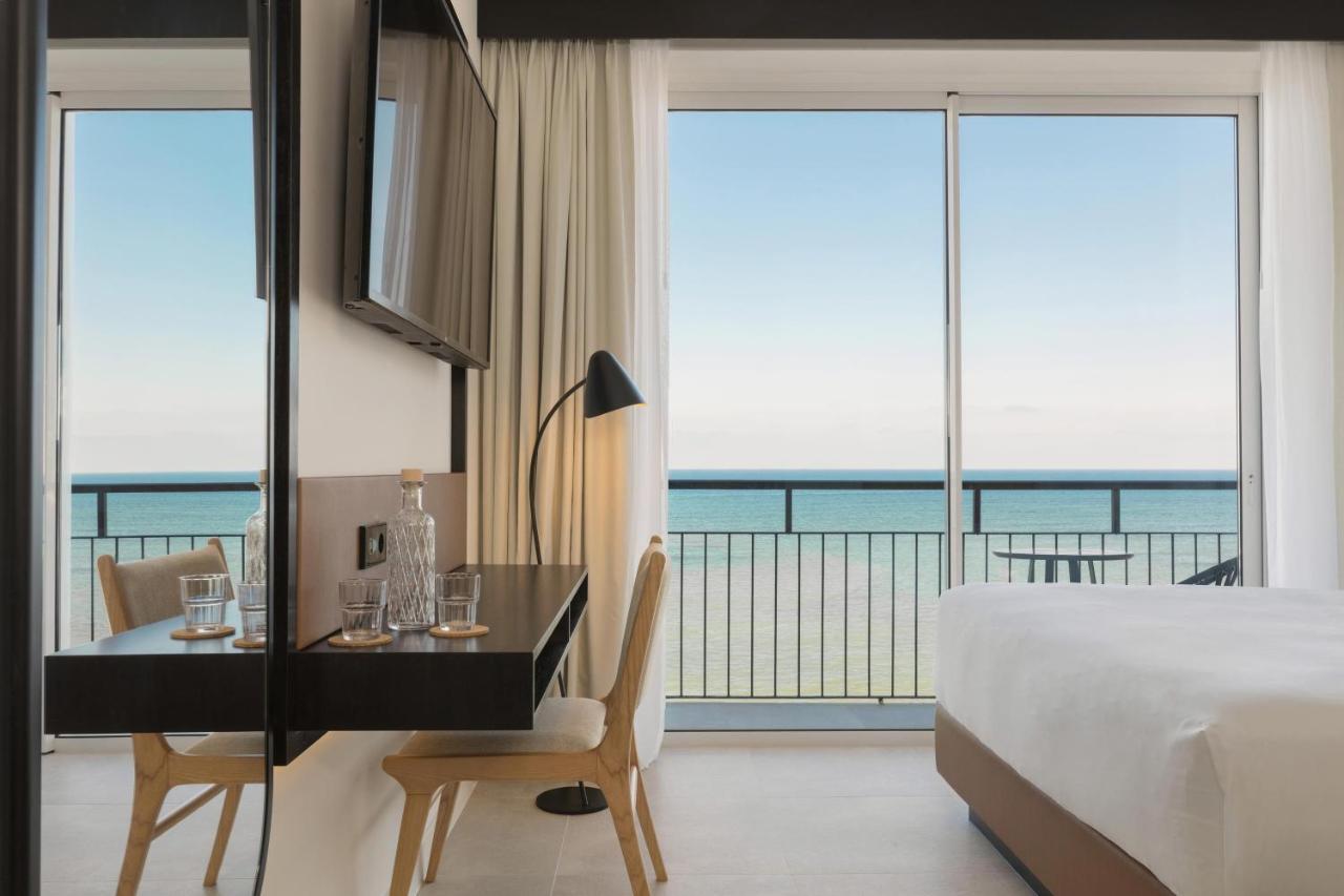 Deluxe King Room with Sea View