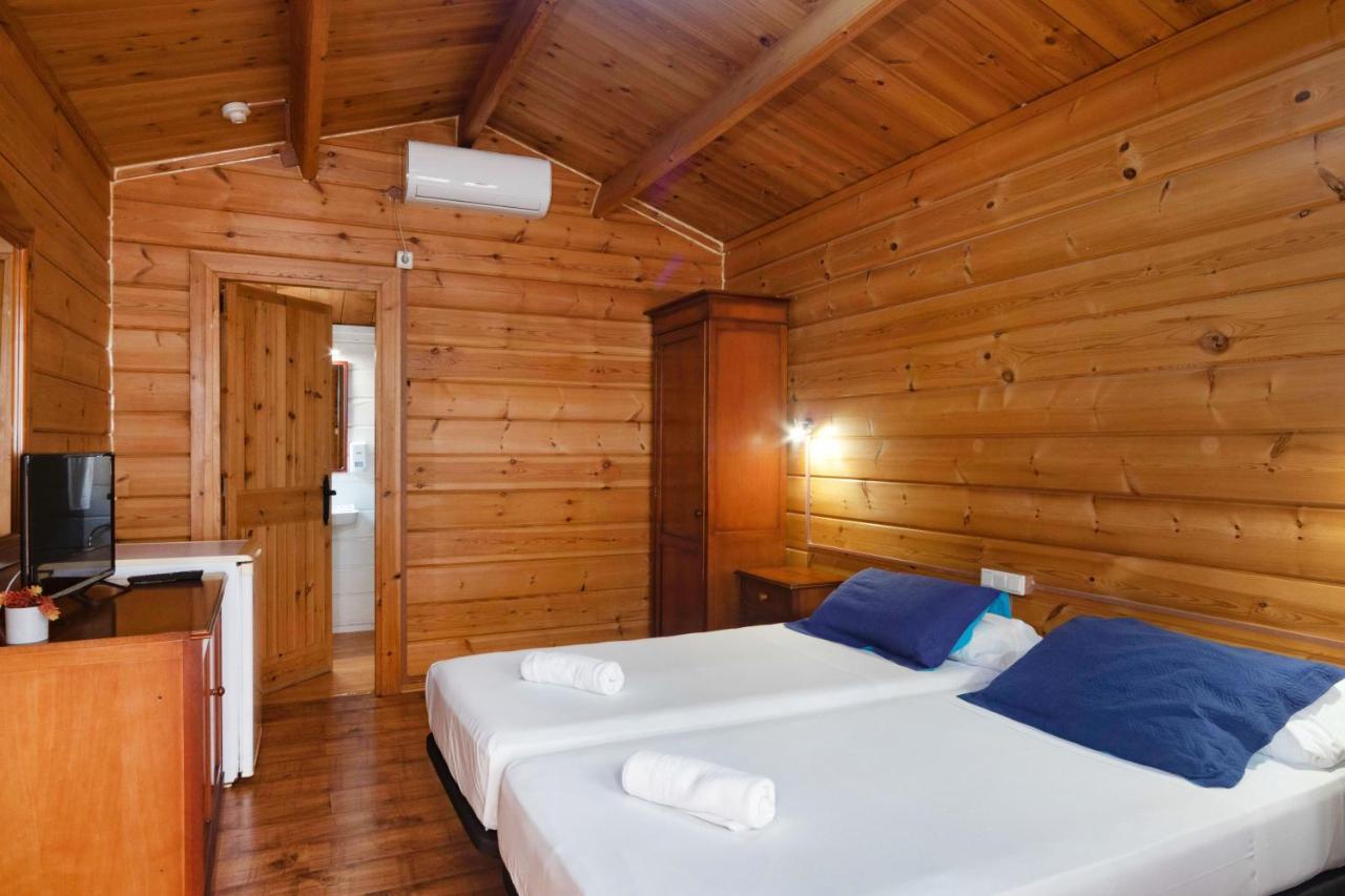 Houten Hut