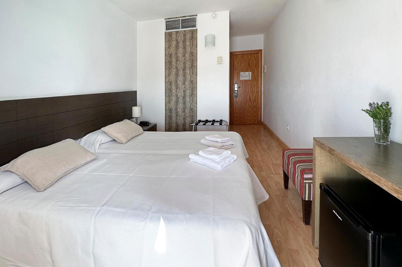 Chambre Lits Jumeaux avec Salle de Bains
