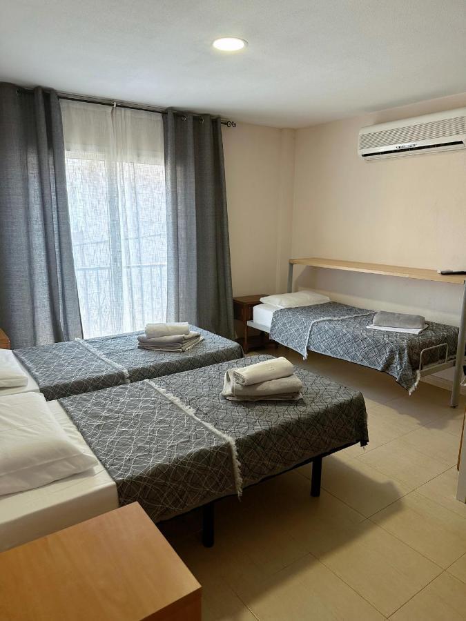 One-Bedroom Apartment (5 Adults)