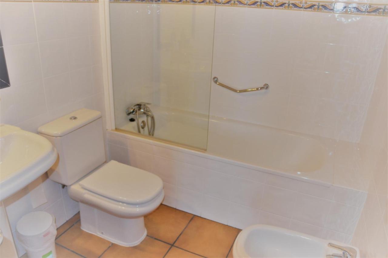 Twin Room,1406628926:JPEG