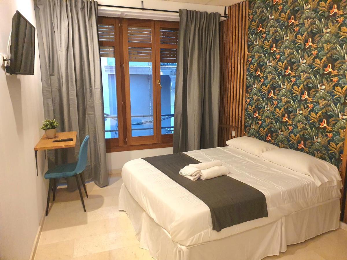 Doppelzimmer mit Whirlpool-Badewanne