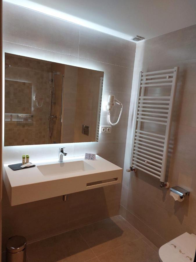2 Habitaciones Dobles comunicadas