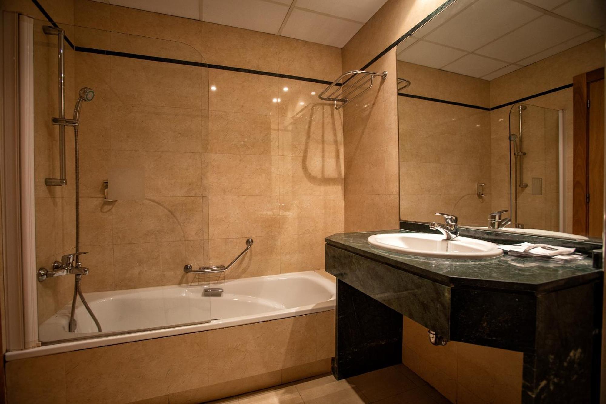 Triple Room,1479490373:JPEG