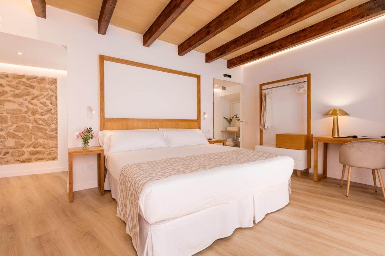 Double Room,1465944203:JPEG