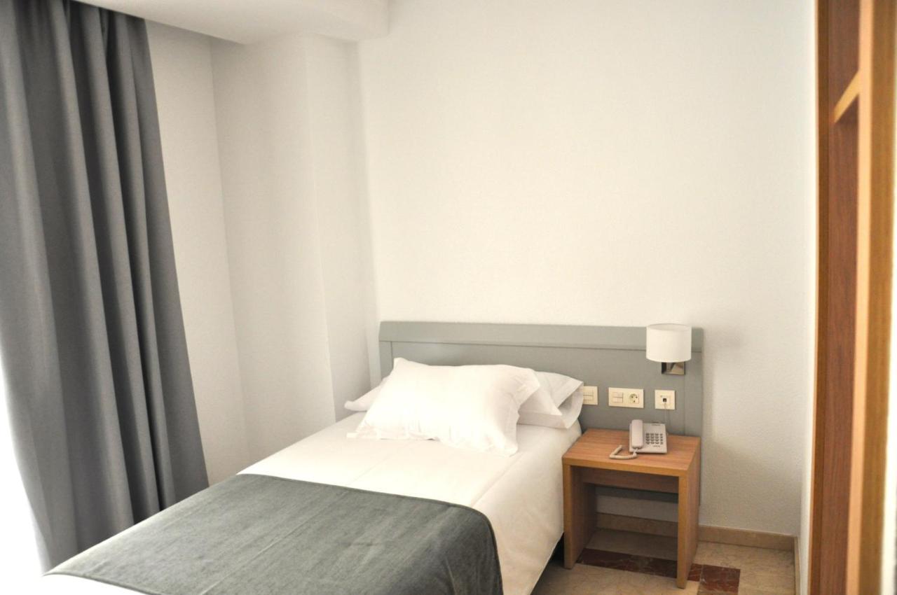 Standard Single Room,1469560949:JPEG