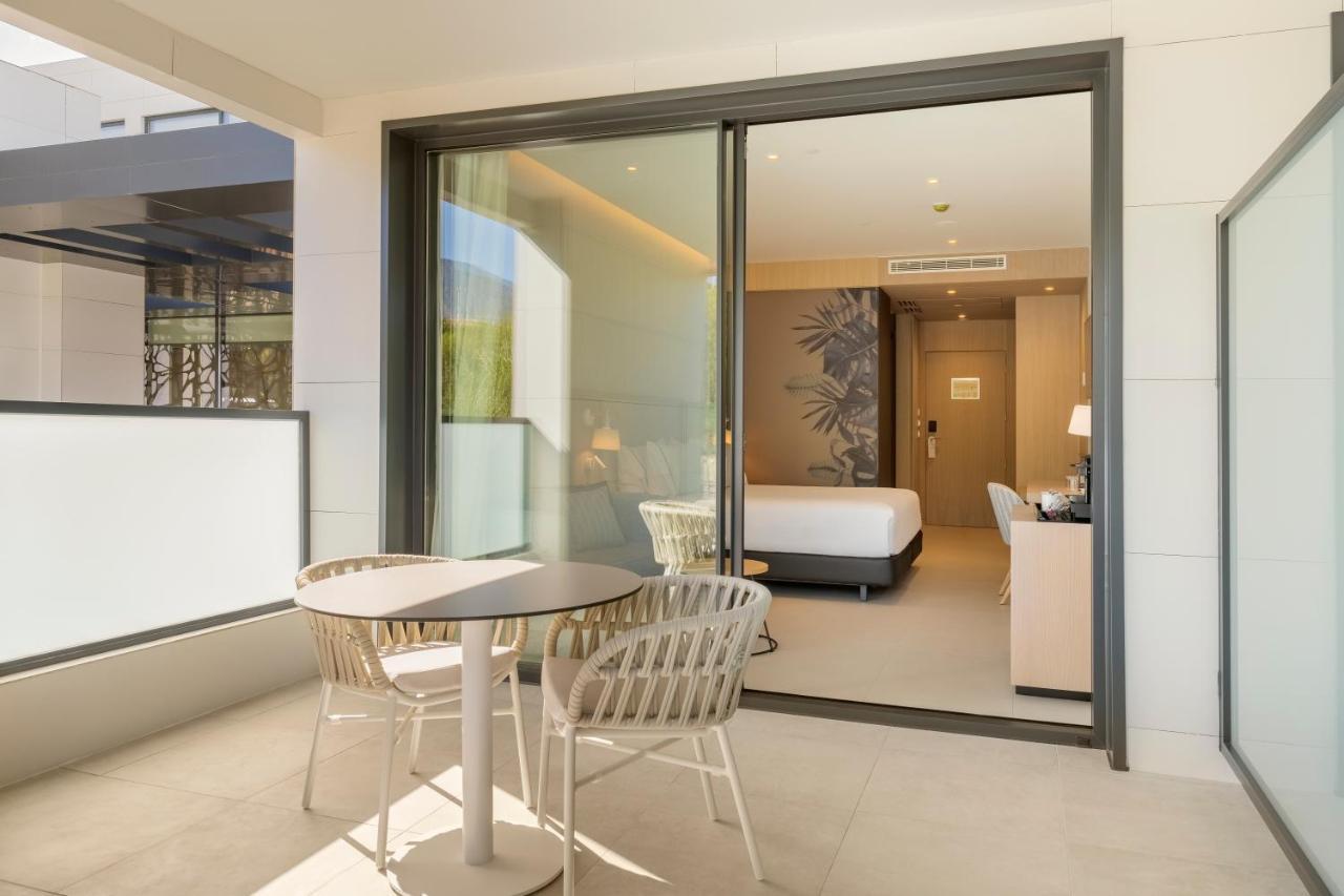 Oasis Premium with Terrace