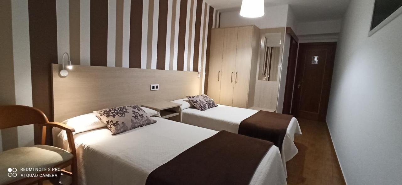 Twin Room,1480047821:JPEG