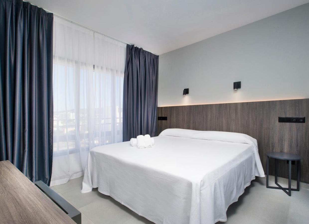 King Room with Balcony,1487454439:JPEG