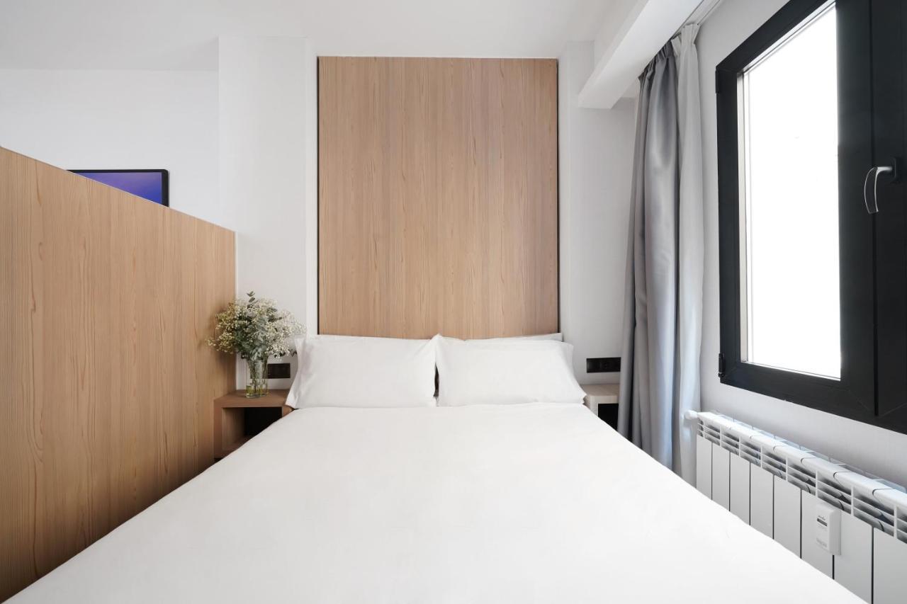 Medium Studio Kitchenette