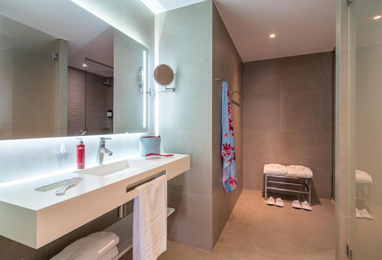 Suite (2 Adultes + 1 Enfant) - Vue sur Mer
